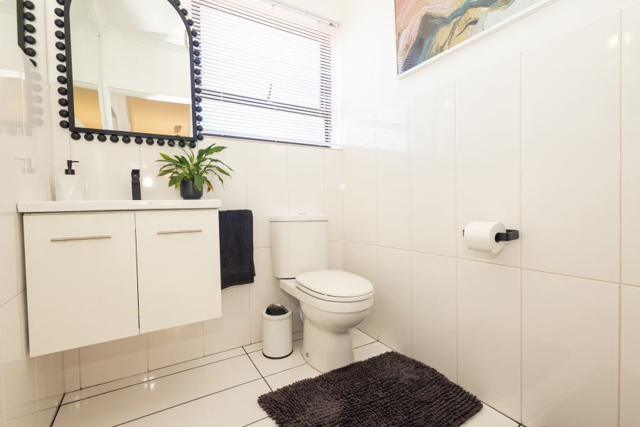 3 Bedroom Property for Sale in Hoheizen Western Cape